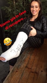 Vanessa Ferrari feet photo thumbnail