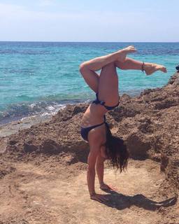 Vanessa Ferrari feet photo thumbnail