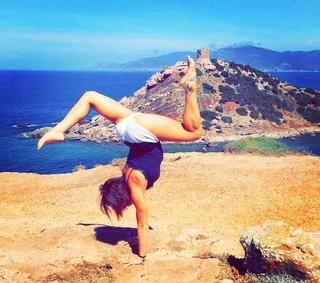 Vanessa Ferrari feet photo thumbnail