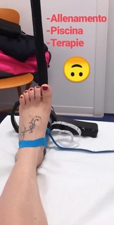 Vanessa Ferrari feet photo thumbnail