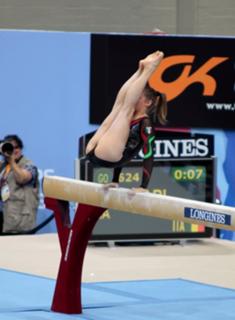 Vanessa Ferrari feet photo thumbnail