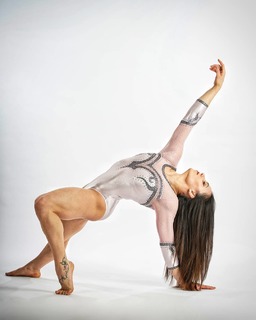 Vanessa Ferrari feet photo thumbnail