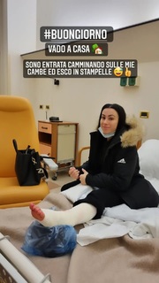 Vanessa Ferrari feet photo thumbnail