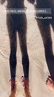 Vanessa Ferrari feet photo thumbnail