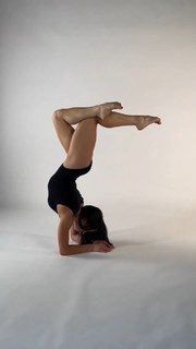 Vanessa Ferrari feet photo thumbnail