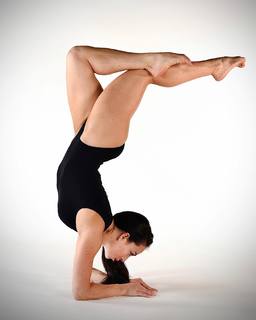 Vanessa Ferrari feet photo thumbnail