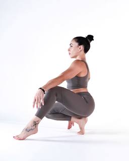 Vanessa Ferrari feet photo thumbnail