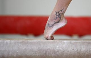 Vanessa Ferrari feet photo thumbnail