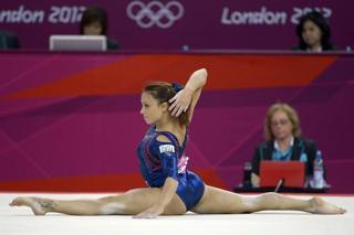 Vanessa Ferrari feet photo thumbnail