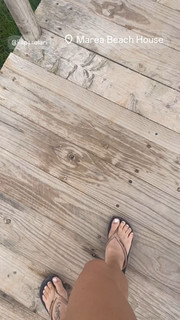 Vanessa Ferrari feet photo thumbnail