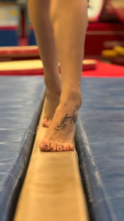 Vanessa Ferrari feet photo thumbnail