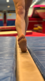 Vanessa Ferrari feet photo thumbnail