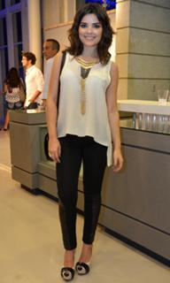 Vanessa Giácomo feet photo thumbnail