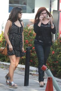 Vanessa Giácomo feet photo thumbnail