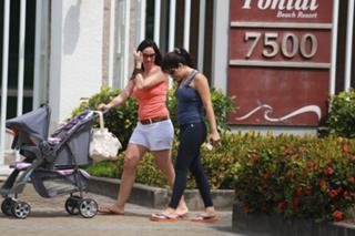 Vanessa Giácomo feet photo thumbnail