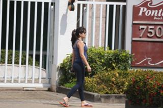 Vanessa Giácomo feet photo thumbnail