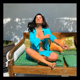 Vanessa Giácomo feet photo thumbnail