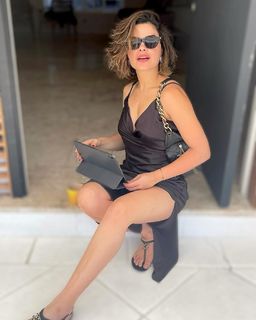 Vanessa Giácomo feet photo thumbnail