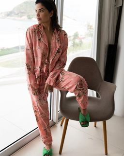 Vanessa Giácomo feet photo thumbnail