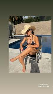 Vanessa Giácomo feet photo thumbnail