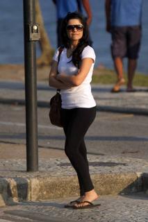 Vanessa Giácomo feet photo thumbnail