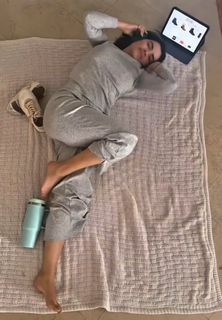 Vanessa Giácomo feet photo thumbnail