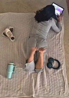 Vanessa Giácomo feet photo thumbnail