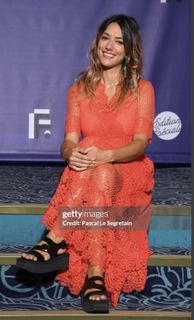 Vanessa Guide feet photo 2