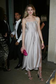 Vanessa Hessler feet photo 3