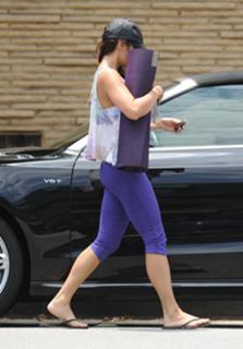 Vanessa Hudgens feet photo thumbnail