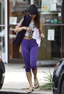 Vanessa Hudgens feet photo thumbnail