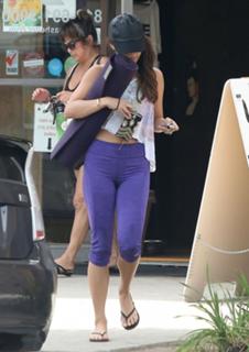 Vanessa Hudgens feet photo thumbnail