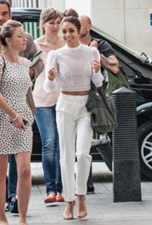 Vanessa Hudgens feet photo thumbnail