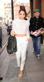 Vanessa Hudgens feet photo thumbnail