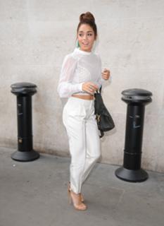 Vanessa Hudgens feet photo thumbnail