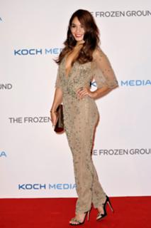 Vanessa Hudgens feet photo thumbnail