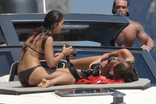 Vanessa Hudgens feet photo thumbnail