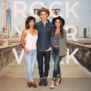 Vanessa Hudgens feet photo thumbnail