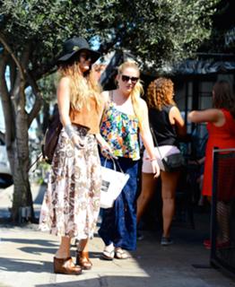 Vanessa Hudgens feet photo thumbnail
