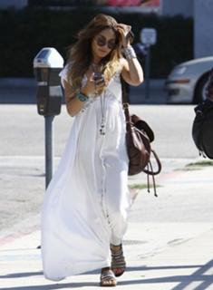 Vanessa Hudgens feet photo thumbnail