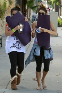 Vanessa Hudgens feet photo thumbnail
