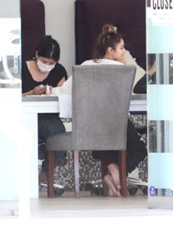 Vanessa Hudgens feet photo thumbnail