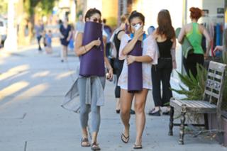 Vanessa Hudgens feet photo thumbnail