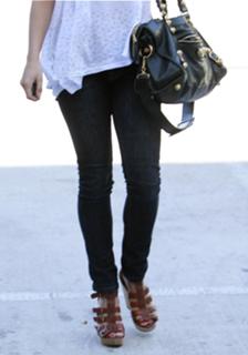 Vanessa Hudgens feet photo thumbnail