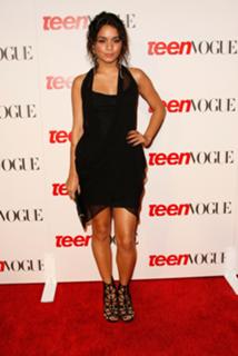 Vanessa Hudgens feet photo thumbnail