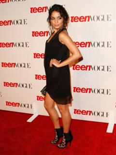 Vanessa Hudgens feet photo thumbnail