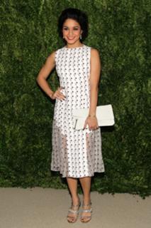Vanessa Hudgens feet photo thumbnail