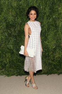 Vanessa Hudgens feet photo thumbnail