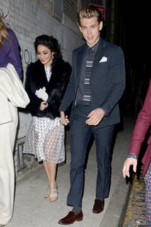 Vanessa Hudgens feet photo thumbnail