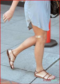 Vanessa Hudgens feet photo thumbnail